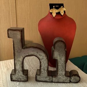 🌻3 for$15🌻 Autumn colored dangle earrings, textured almond color with gold trim